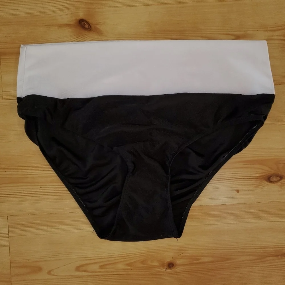 SHEIN Black Bathing Suit Bottoms (2 available) - Picture 7 of 9